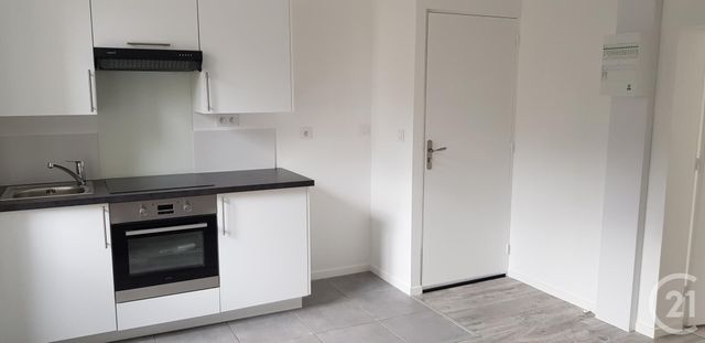 Appartement T2 à louer - 2 pièces - 28.72 m2 - FOUGERES - 35 - BRETAGNE - Century 21 Gambetta