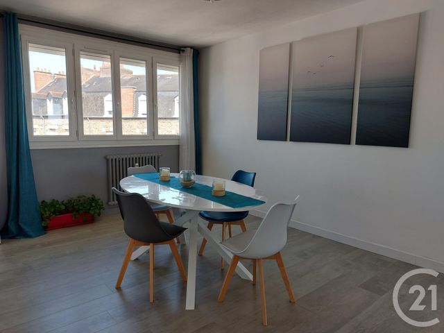 Appartement T3 à louer - 3 pièces - 76.47 m2 - FOUGERES - 35 - BRETAGNE - Century 21 Gambetta