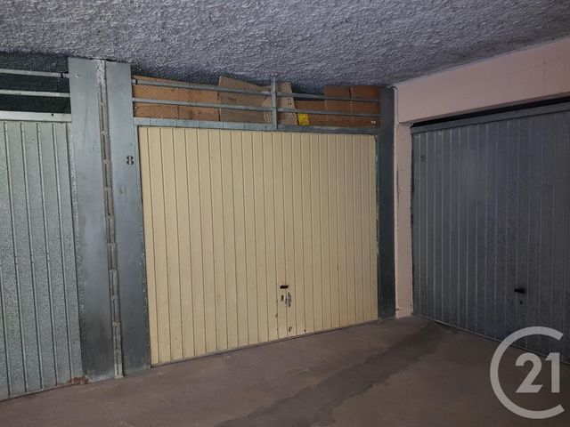 parking à louer - 10.0 m2 - FOUGERES - 35 - BRETAGNE - Century 21 Gambetta